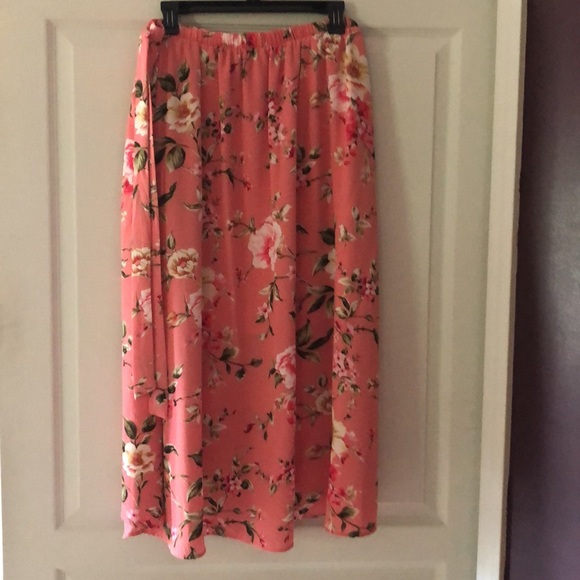 Skirt - Picture 2 of 7